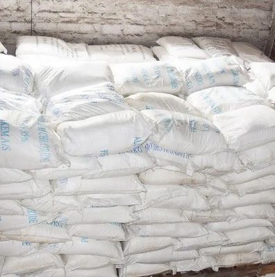 Cloruro di alluminio cristallino per resine, composto inorganico industriale, CAS n. 7784-13-6